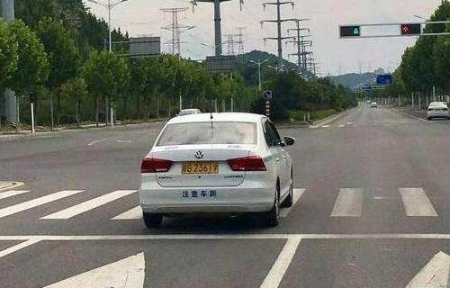 成都驾校学车科三考试正确加减档技巧