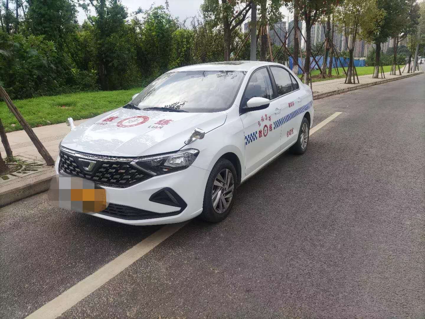 新老司机注意，如何才能避免油门当刹车？