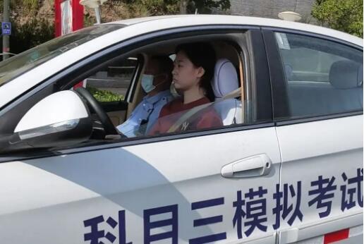 高三毕业有没有必要考驾照(高考毕业生可以考驾照吗)