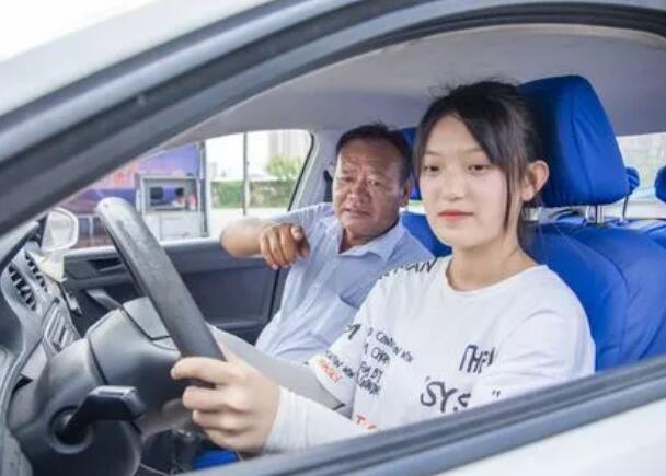 高考过后学车有必要吗(高考毕业考驾照好不好)