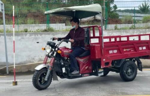 三轮摩托车驾照好考吗